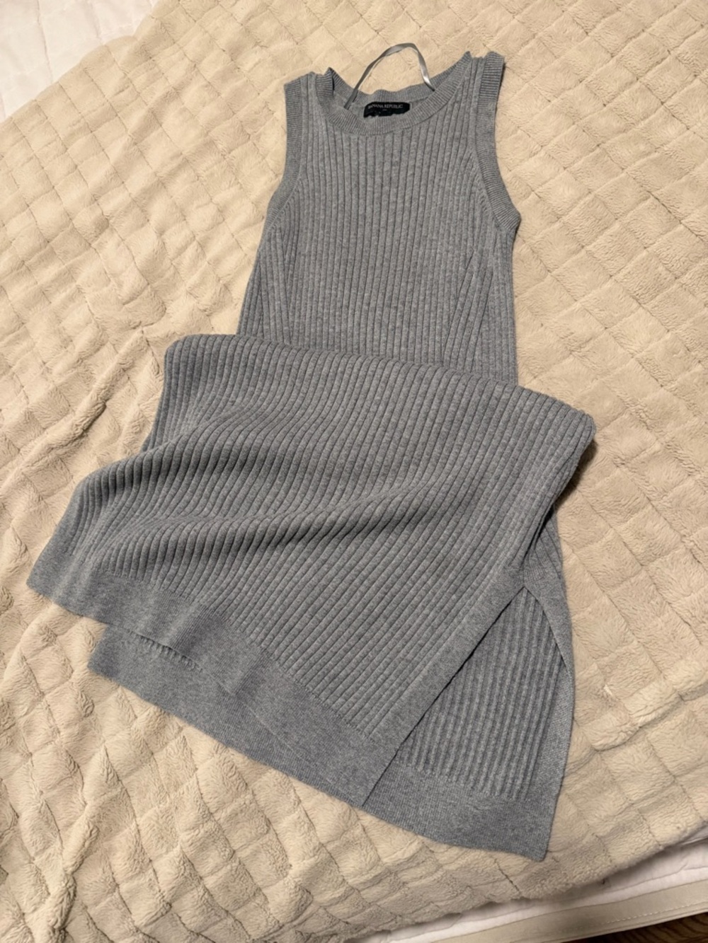 Banana Republic Light Gray Ribbed V-Neck Sweater